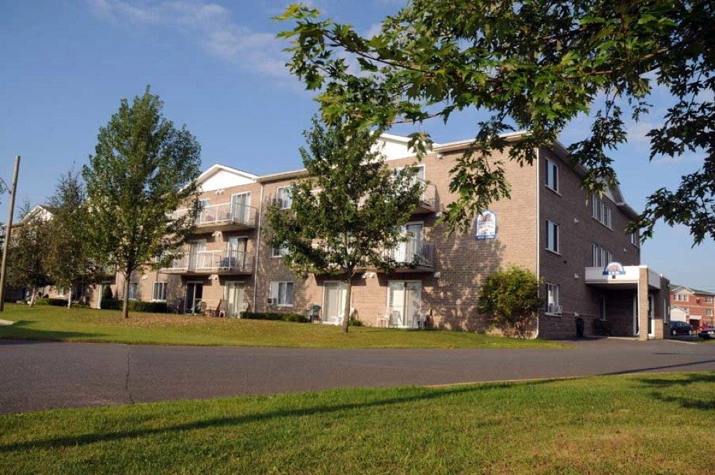 Le 125, rue Paradis, et ses grands arbres