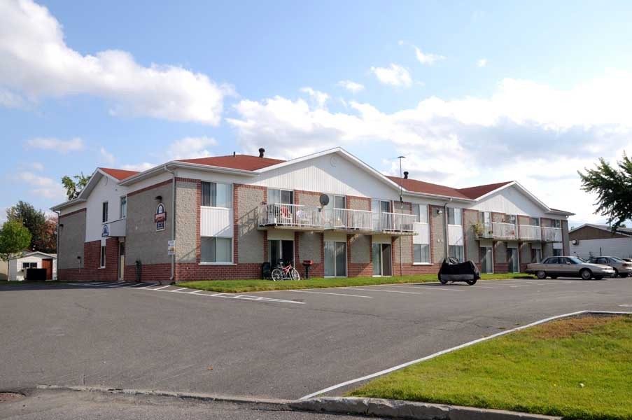 L'immeuble du 4955, rue Fugère, et son stationnement